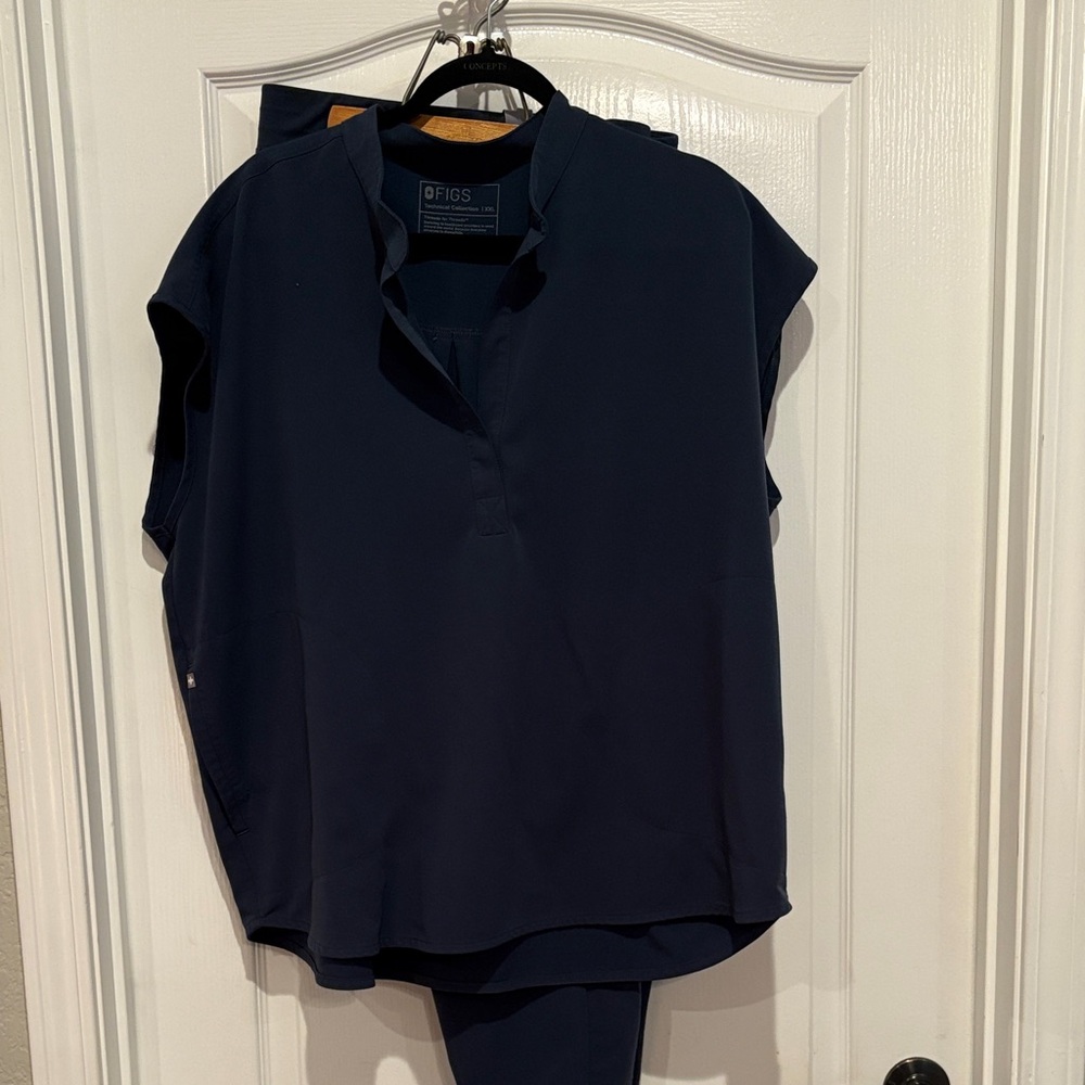 Figs Women's Technical Collection Scrub Set
